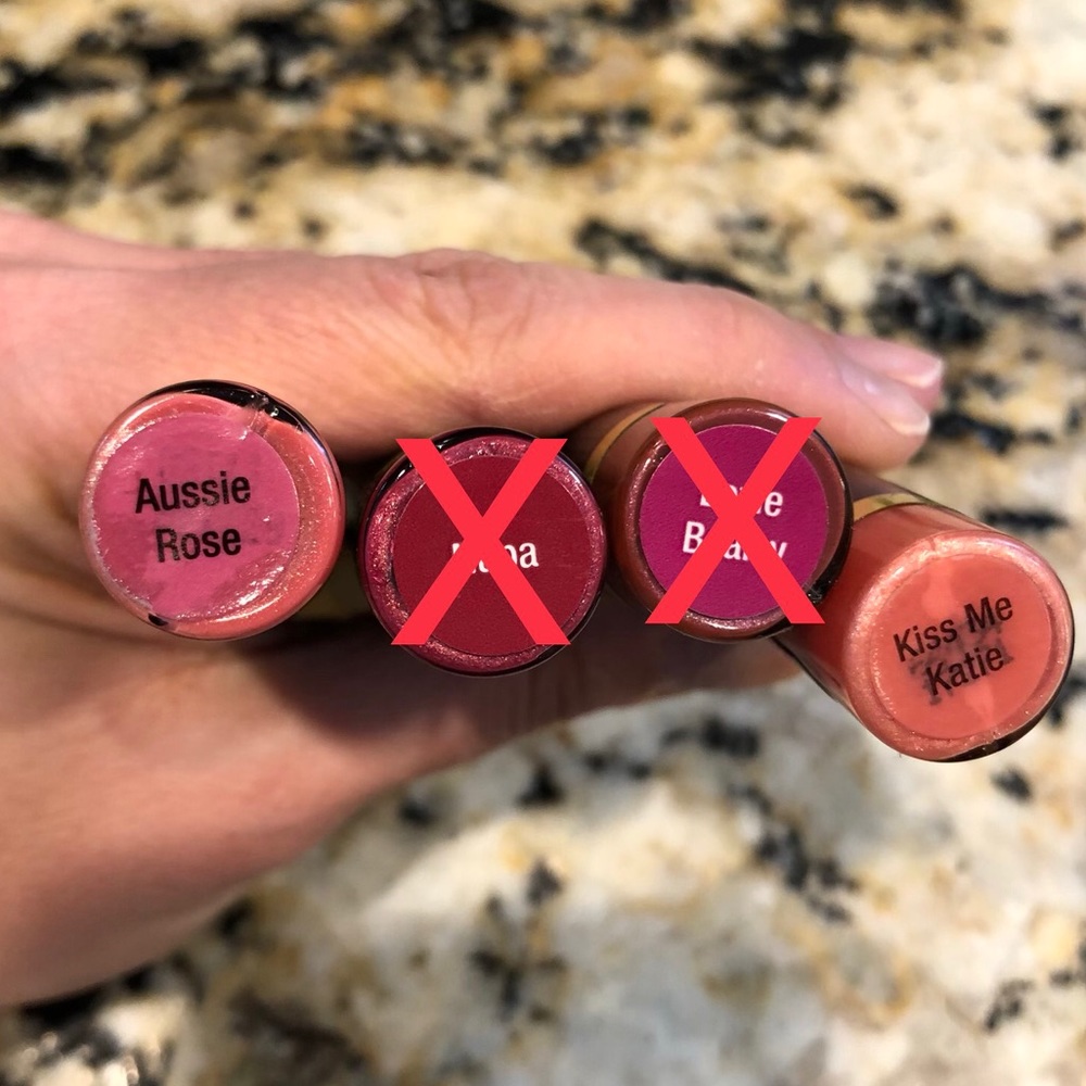 **RESERVE FOR MELENIA** Lot of two Lipsense
